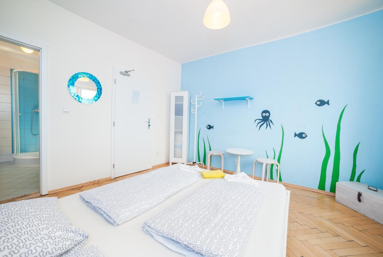 Patio Hostel براتسيلافا المظهر الخارجي الصورة