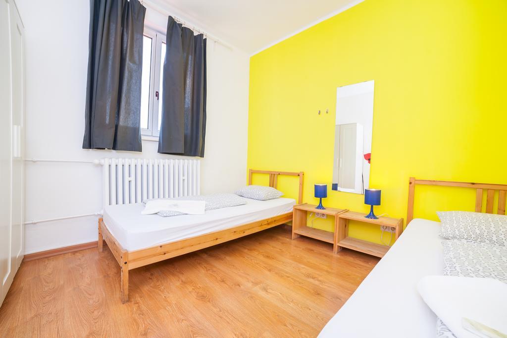 Patio Hostel براتسيلافا الغرفة الصورة